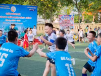Học sinh Trường Tiểu học Trần Nhân Tông tham gia hoạt động trải nghiệm trong dịp hè. Ảnh: NTCC