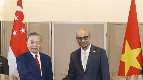 Ngay sau lễ đón, Tổng Bí thư, Chủ tịch nước Tô Lâm hội đàm với Tổng thống Singapore Tharman Shanmugaratnam. Ảnh: Thống Nhất/TTXVN