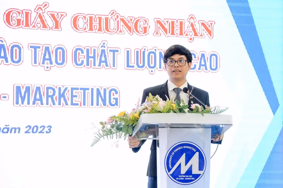 PGS.TS Phạm Tiến Đạt - Hiệu trưởng nhà trường.