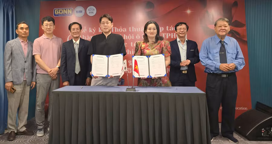 Ký kết hợp tác giữa Liên đoàn các Hiệp hội Kiểm tra và Bảo dưỡng Ô tô Hàn Quốc và Tổ chức Giáo dục Duy Tân.