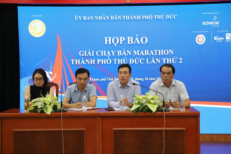 4.000 vận động viên tham gia Giải chạy THU DUC RUN 2024 nhân kỷ niệm 4 năm thành lập TP Thủ Đức. 