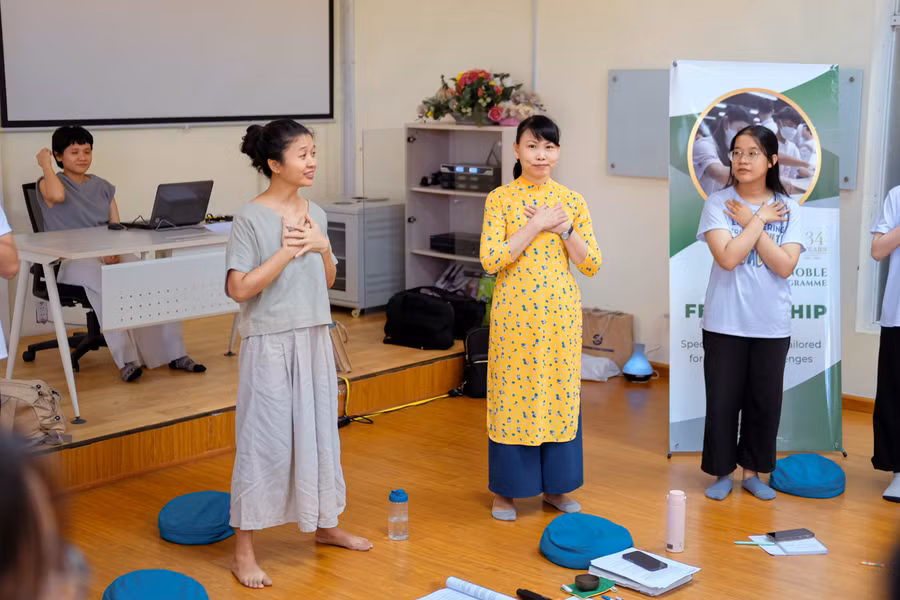 Chương trình năm nay đào sâu các kỹ năng về giao tiếp, phát triển và xây dựng năng lực bền vững cho cộng đồng, cũng như chăm sóc tinh thần cho chính mình thông qua giáo dục năng lực cảm xúc xã hội.