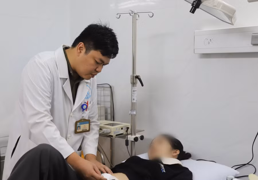 Bệnh nhân B.T.T.L. (21 tuổi, ngụ quận Tân Phú) bị dị dạng mạch máu ruột non hiếm gặp, nguy hiểm đe doạ tính mạng.