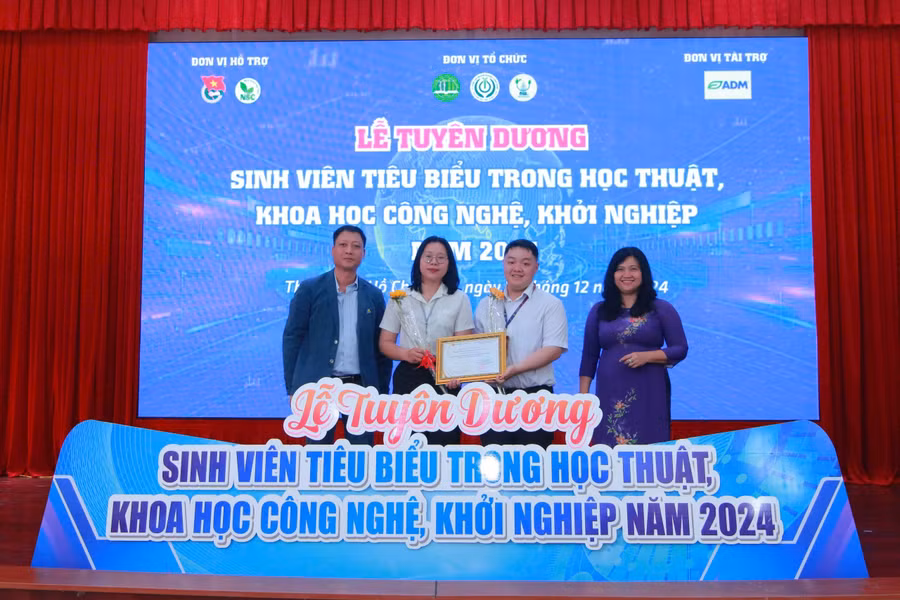 Trường Đại học Nông Lâm TPHCM tổ chức Lễ tuyên dương sinh viên tiêu biểu trong học thuật, khoa học công nghệ, khởi nghiệp năm 2024. 
