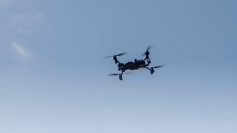 Thales SwarmMaster: SwarmMaster của Thales, châu Âu, giảm tải cho người điều khiển bằng AI tích hợp. Trình diễn năm 2024 trong dự án COHESION, cho phép một người giám sát nhiều drone nhưng vẫn giữ quyền quyết định. diem-danh-nhung-drone-bay-dan-dang-viet-lai-luat-choi-chien-tranh-6.jpg