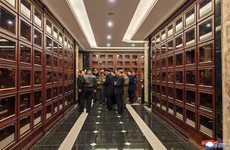 hinh-anh-ong-kim-jong-un-thi-sat-cong-trinh-dac-biet-tai-nga-11.jpg