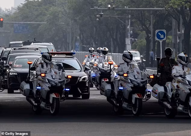 cang-thang-bat-ngo-trong-chuyen-tham-bac-kinh-cua-trump-8.png