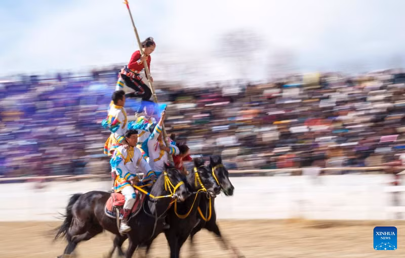 soi-dong-le-hoi-cuoi-ngua-mung-losar-tai-lhasa-11.jpg
