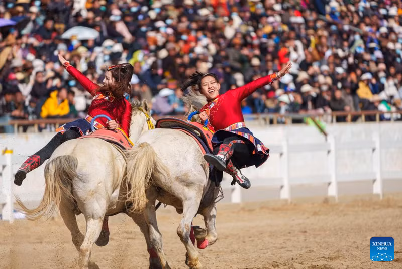 soi-dong-le-hoi-cuoi-ngua-mung-losar-tai-lhasa-14.jpg