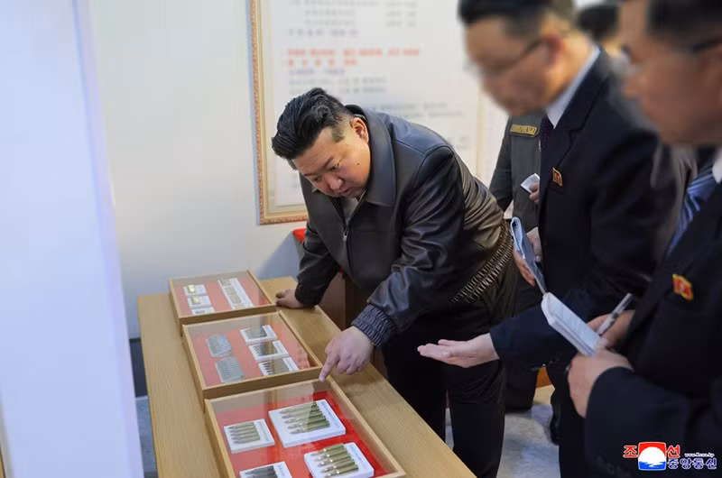 chu-tich-kim-jong-un-thi-sat-doanh-nghiep-quoc-phong-2026-09.jpg