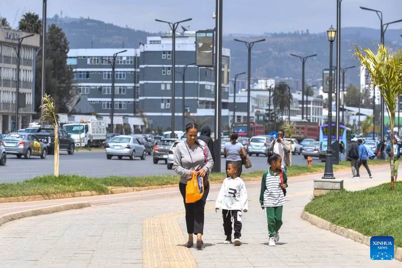 ethiopia-manh-tay-cam-tui-nhua-dan-do-xo-tim-giai-phap-2.jpg