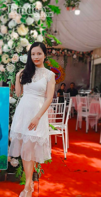 Mẹ trẻ 9X hô biến tóc ngắn cũn bỗng dài chóng mặt lại bóng khoẻ chỉ bằng hành tây