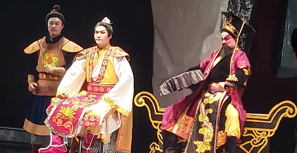 Tự Long Biến Tấu "Nắm Lấy Tay Anh" Của Tuấn Hưng Trong Liveshow "Tỉnh Thức"