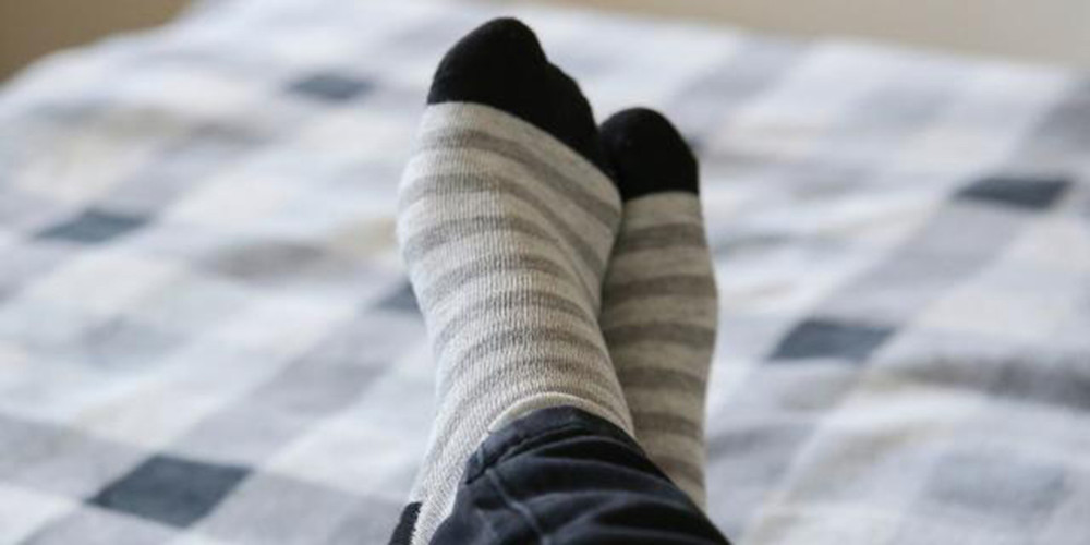 Lợi v&agrave; hại khi mang tất đi ngủ v&agrave;o m&ugrave;a đ&ocirc;ng | B&aacute;o Gi&aacute;o dục v&agrave; Thời đại  Online