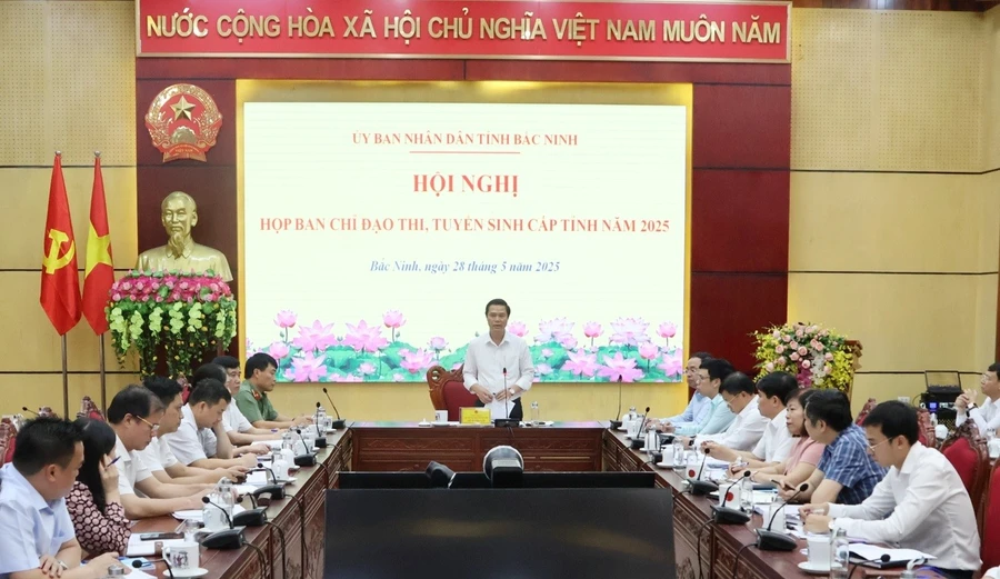 Phó Chủ tịch UBND tỉnh Bắc Ninh Lê Xuân Lợi phát biểu tại hội nghị.