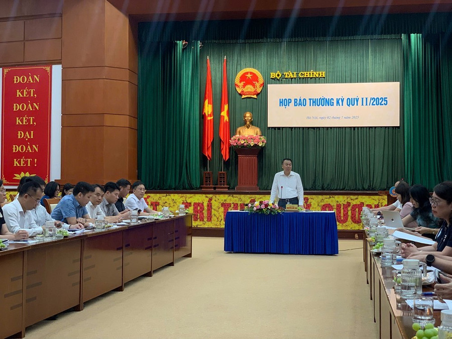 Quang cảnh buổi họp báo.