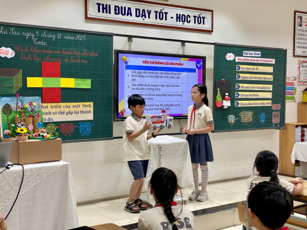 Học sinh thích thú, sáng tạo trong giờ Toán.