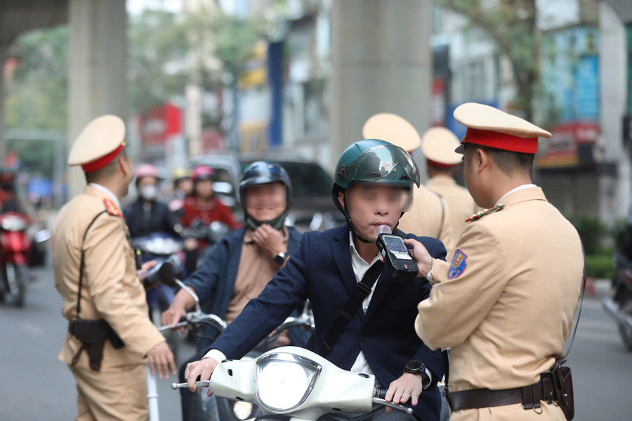 CSGT làm nhiệm vụ dịp Tết.