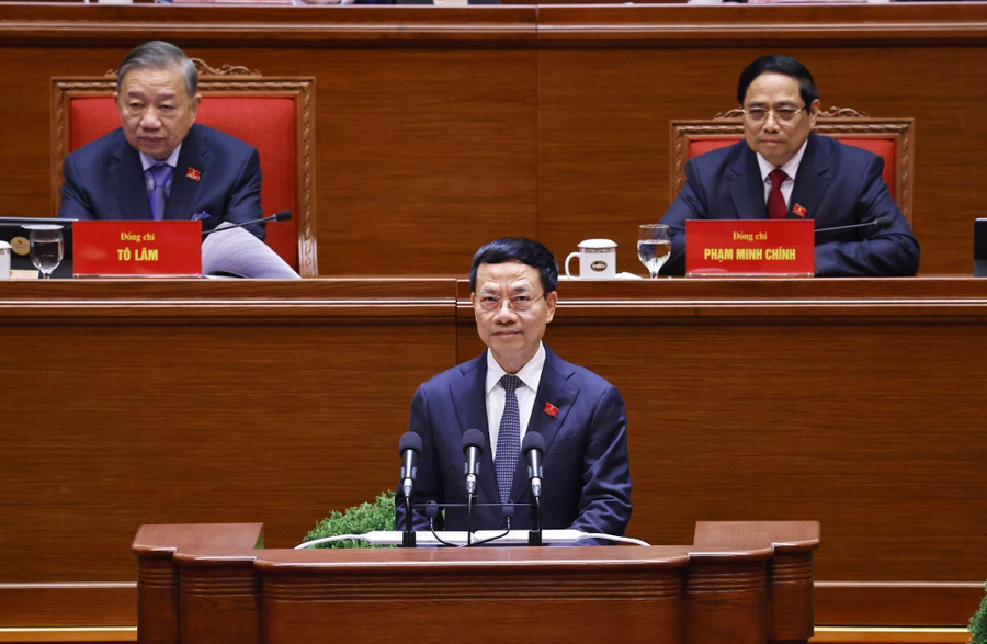 Ông Nguyễn Mạnh Hùng, Bộ trưởng Bộ Khoa học và Công nghệ trình bày tham luận tại Đại hội, Ảnh: TTXVN.