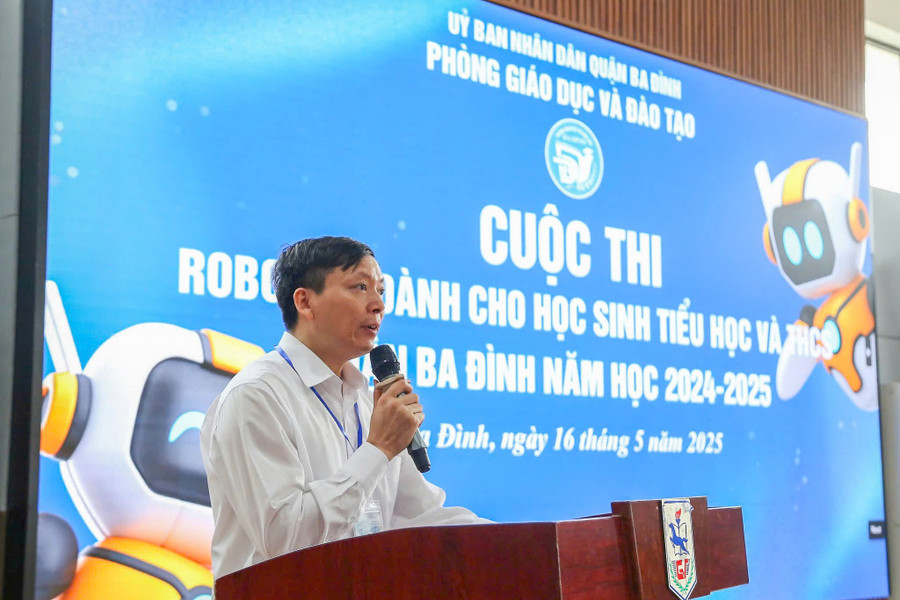 Ông Nguyễn Như Tùng - Phó trưởng phòng GD&ĐT quận Ba Đình phát biểu. t1.jpg
