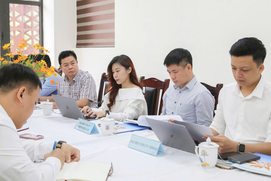 Các đại biểu dự buổi làm việc. y-2.jpg