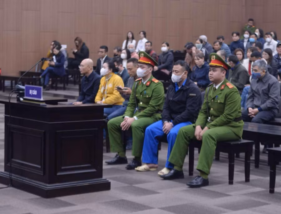 Bị cáo Nghiêm Quang Minh cùng nhóm cựu cán bộ hầu tòa sáng 10/3.