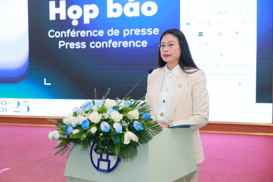 Bà Bạch Liên Hương - Giám đốc Sở Văn hóa và Thể thao Hà Nội thông tin về Photo Hanoi'25. dna-0303.jpg
