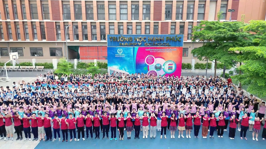 Các học sinh lớp 9, Trường THCS Cầu Giấy năm học 2024 - 2025. 