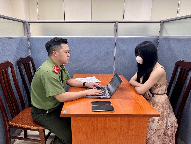 Công an lập hồ sơ xử lý trường hợp vi phạm.