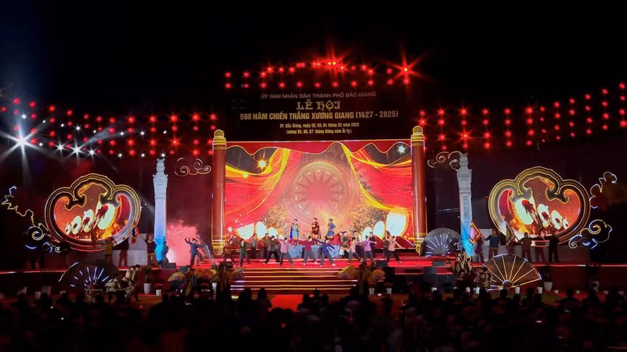 Tiết mục với chủ đề kí ức hào hùng.