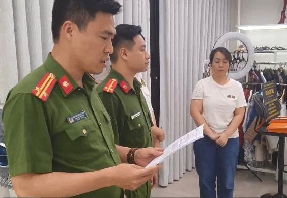 Cơ quan điều tra khám xét nơi làm việc của Nguyễn Thị Thu Hường.