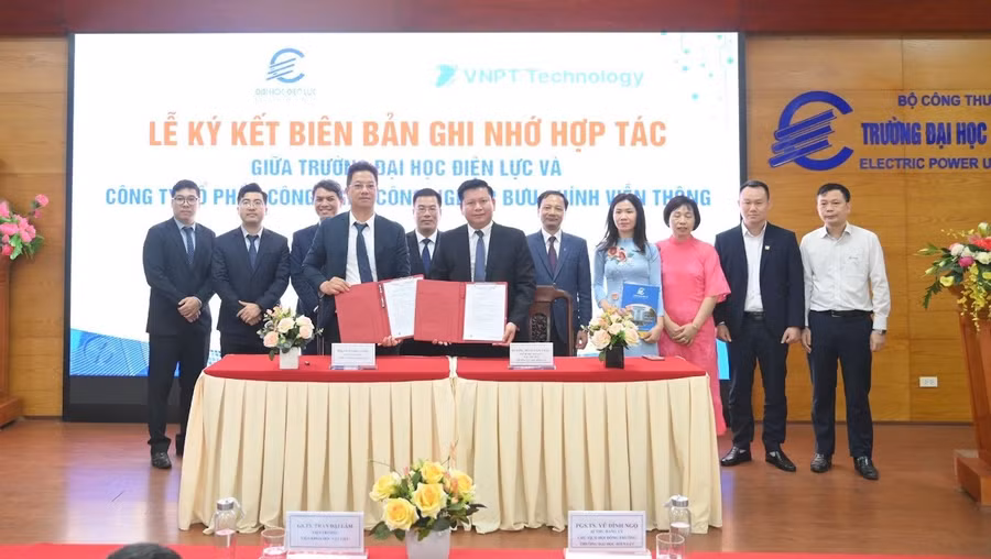 Nhà trường ký kết hợp tác với các đơn vị, doanh nghiệp. 