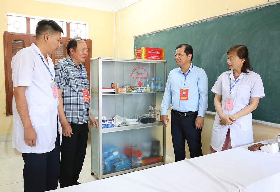 Công tác chuẩn bị y tế, hậu cần được các điểm thi quan tâm chuẩn bị đầy đủ. 1748836356653-y-te.png