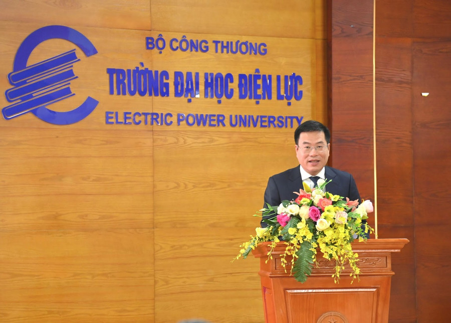 PGS.TS. Nguyễn Lê Cường phát biểu khai mạc. PGS.TS. Nguyễn Lê Cường phát biểu khai mạc.