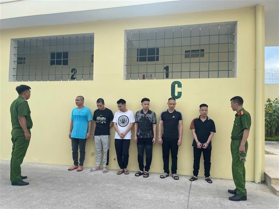 Nhóm đường dây tại cơ quan điều tra.