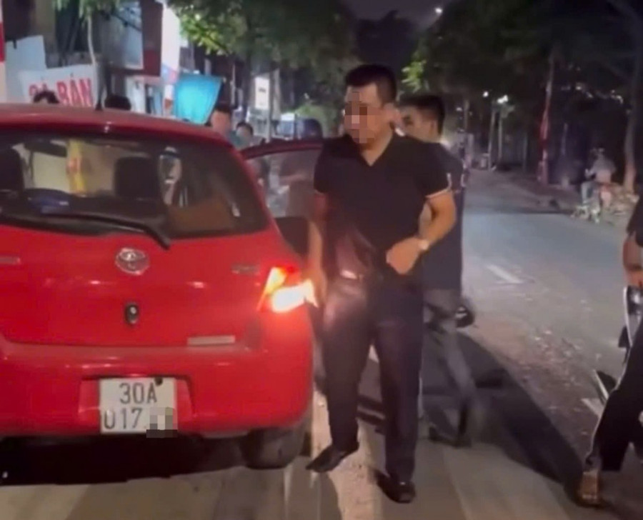 Hiện trường vụ tai nạn trên đường Kim Giang. (Ảnh: Đ.H) cong-an-ha-noi-da-xac-dinh-duoc-tai-xe-lai-xe-o-to-gay-tai-nan-tren-duong-kim-giang-20250510152622.jpg