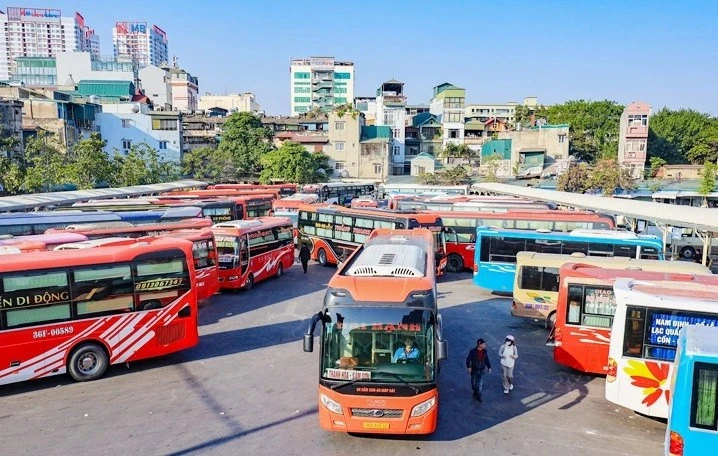 Bến xe Hà Nội kêu gọi doanh nghiệp vận tải đồng hành cùng sinh viên. 