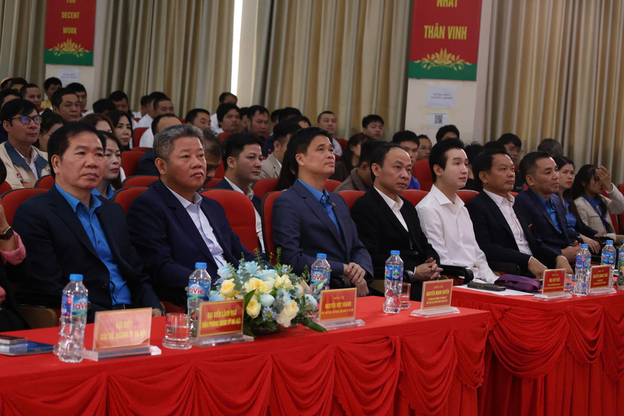 Đại biểu dự khai mạc Hội thi. ht-2.jpg