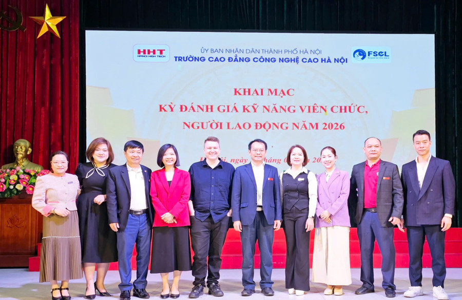 Đại biểu dự khai mạc kỳ đánh giá. z7565264195437-8e595569d78cdcb03e7754ddc7f02f91-2048x1334.jpg