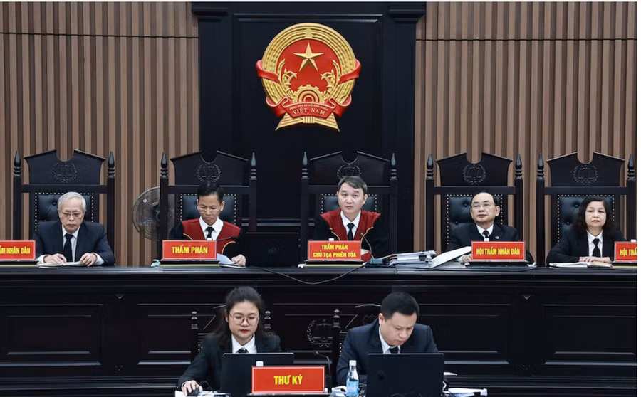 Hội đồng xét xử phiên tòa. Ảnh: Đức Tuấn.