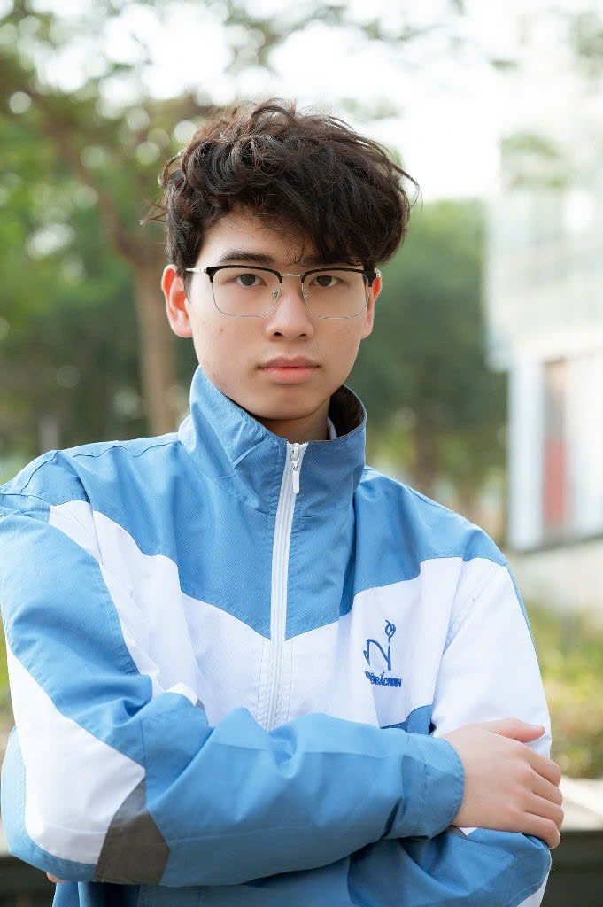 Nguyễn Công Vinh - lớp 12 Vật lý, Trường THPT Chuyên Bắc Ninh. z6589609374616-66b10e9c5be923d5f5bbbe43dbe00be3.jpg