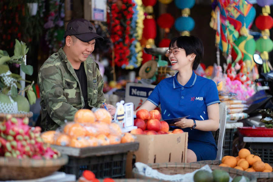 anh-pr-nhan-vien-mb-cskh.jpg