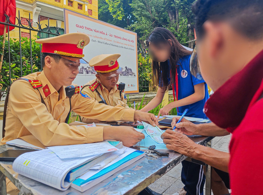 Danh sách học sinh vi phạm ATGT được tập hợp, thông tin đến Sở GD&ĐT.