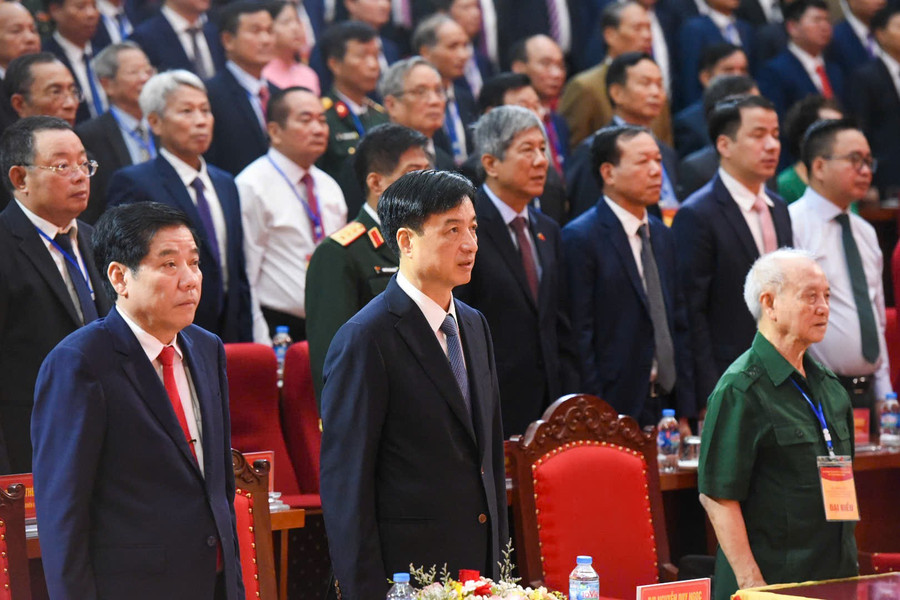 Ủy viên Bộ Chính trị, Bí thư Trung ương Đảng, Chủ nhiệm Ủy ban Kiểm tra Trung ương Nguyễn Duy Ngọc cùng đại biểu dự buổi lễ. bn-4.jpg