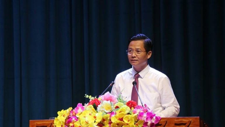 Giám đốc Sở Tư pháp Bắc Ninh - Lưu Đình Thực trình bày tờ trình tại kỳ họp. image.jpg