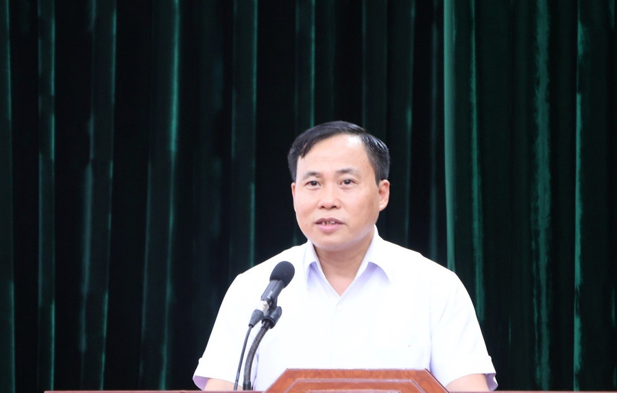 Phó Giám đốc phụ trách Sở GD&ĐT Bắc Ninh Nguyễn Hữu Bình phát biểu tại hội nghị. 23-2-1.jpg