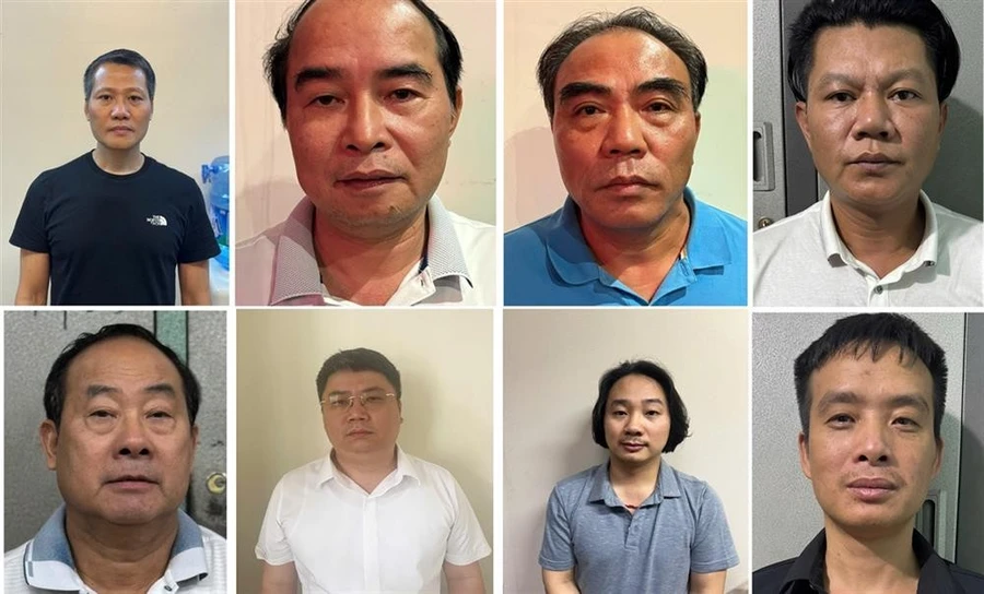 Từ trái qua phải: Bùi Thanh Bình, Nguyễn Văn Bình, Ngô Tiến Cương, Nguyễn Duy Nghiệp, Nguyễn Xuân Tốt, Nguyễn Văn Đức, Lê Xuân Định, Nguyễn Trường Giang. 
