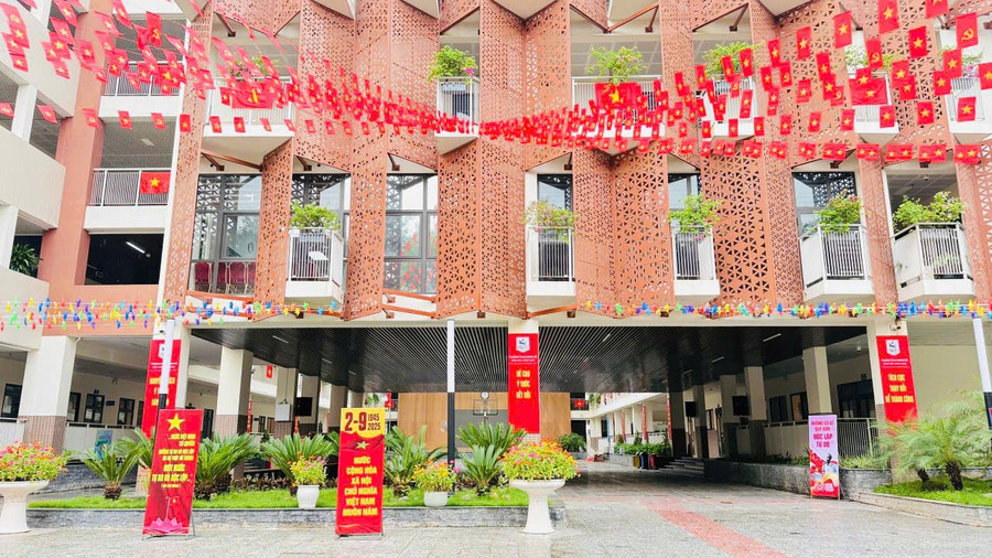 Trường THCS Giảng Võ trang trí chào mừng dịp 2/9. z6949472841409-d46e02a4a94483d410793068a07c4893.jpg