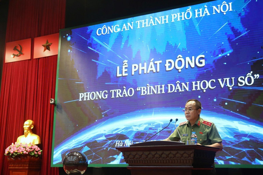 Công an TP Hà Nội đẩy mạnh công tác chuyển đổi số. cong-an-ha-noi-phat-dong-binh-dan-hoc-vu-so-nang-cao-ky-nang-day-manh-chuyen-doi-so-toan-dien-20250715170527.jpg