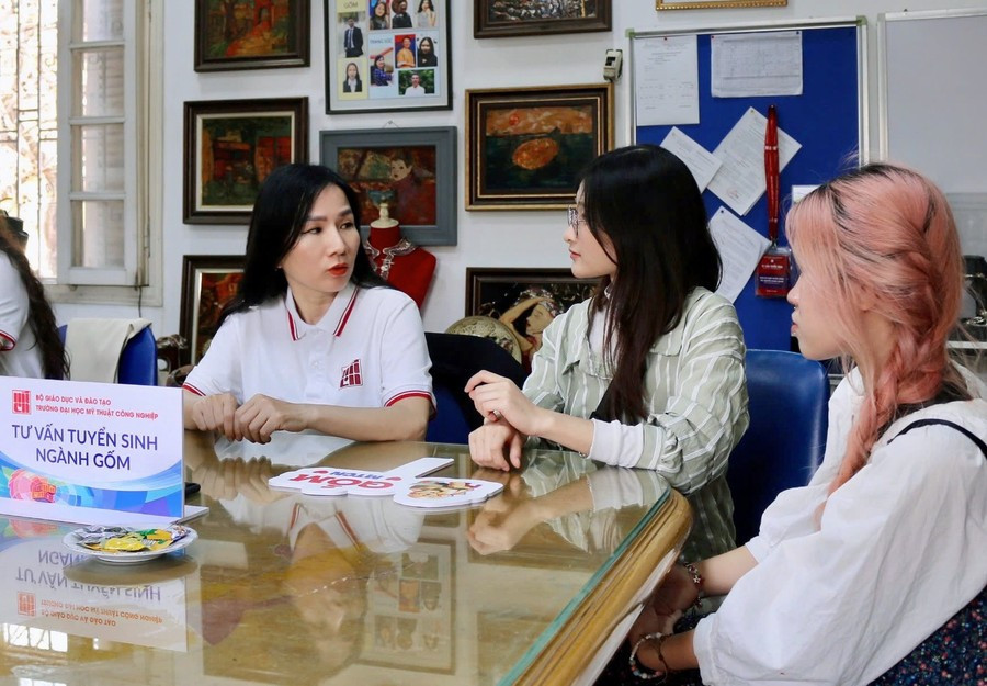 Ngày hội tư vấn tuyển sinh - hướng nghiệp 2025 của Trường Đại học Mỹ thuật Công nghiệp.
